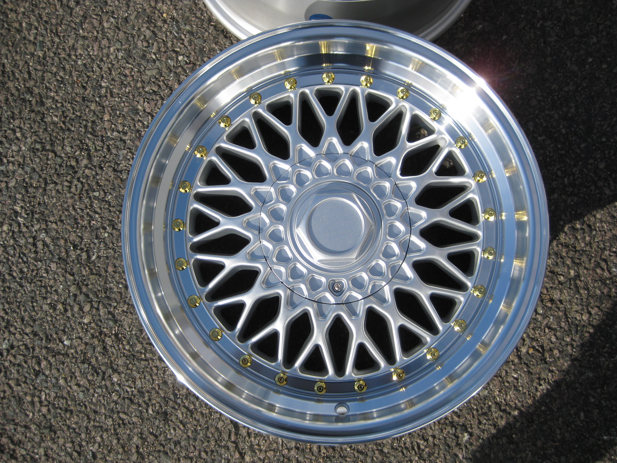 NEW 17" DARE RS ALLOY WHEELS IN SILVER WITH GOLD RIVETS, DEEPER DISH 8.5" REAR. et30/30